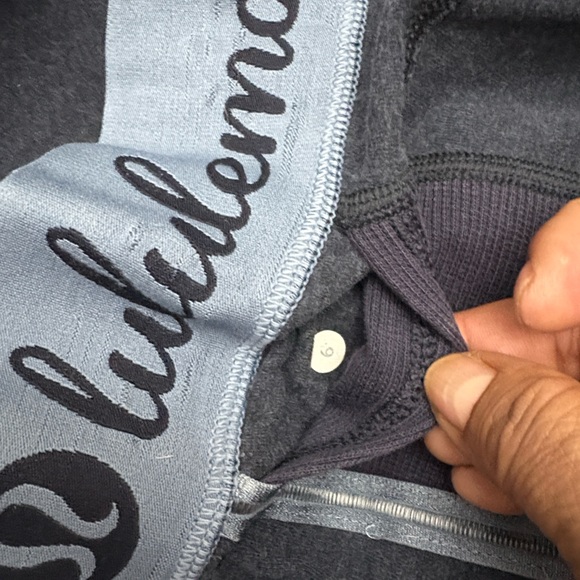 lululemon athletica Navy Blue Leggings, size 6 - Picture 9 of 11